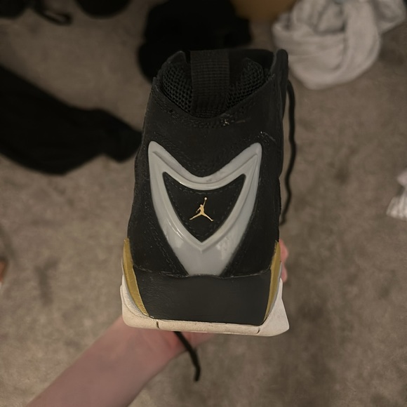 Jordan’s in a size 8 men! Only worn a few times! - Picture 3 of 3